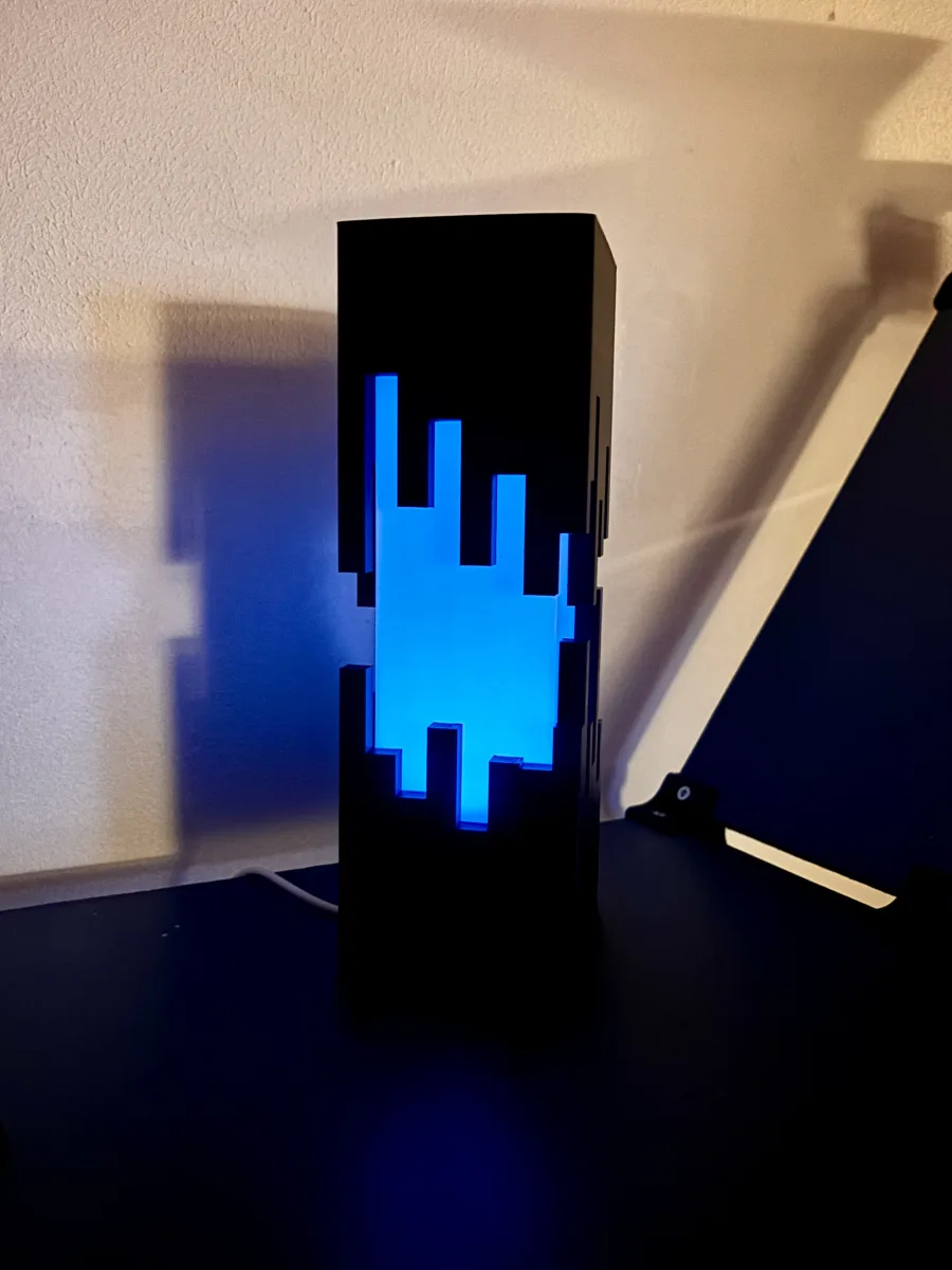 Lampe design imprimée en 3D – Effet lumineux bleu phosphorescent