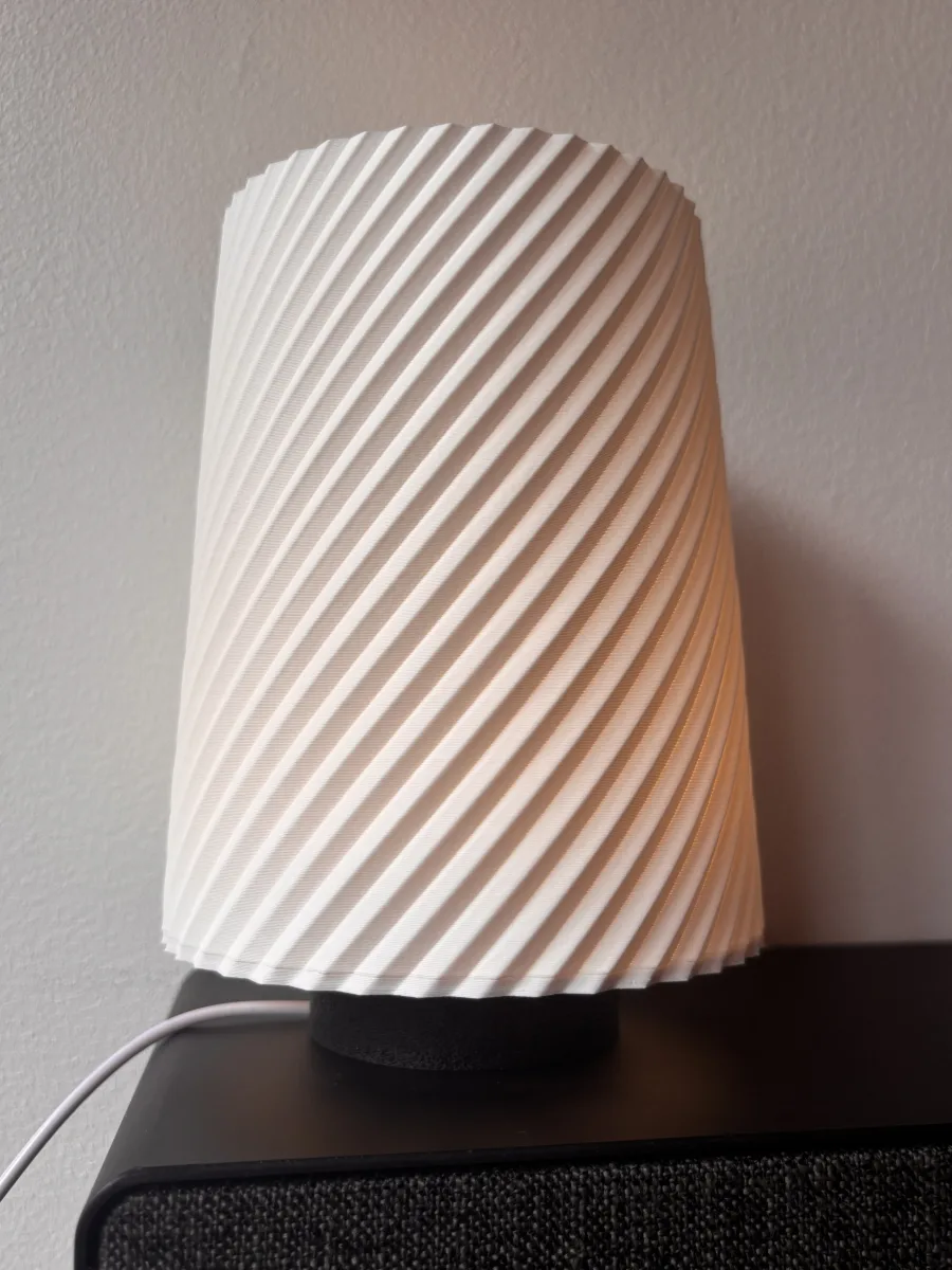 Lampe LED design spirale – Éclairage d’ambiance USB – Blanc & noir